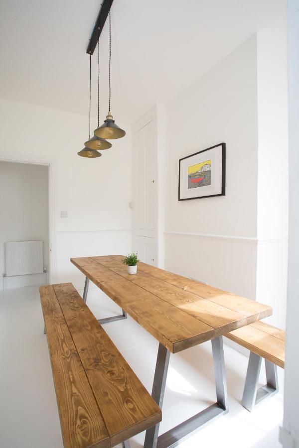 Elegant York House - On A Beach Road, Sleeps 12, With Sea Views Worthing Kültér fotó